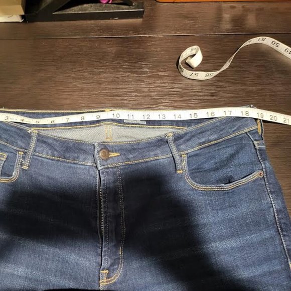 Old Navy, Plus Size Jean, Size 16 - Picture 8 of 8